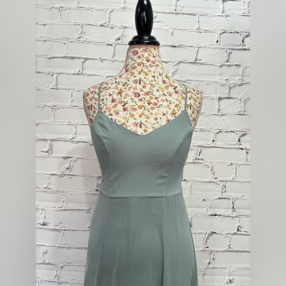Show me your MUMU Godshaw Goddess Gown in Silver Sage Crisp NWOT Size Small - Picture 5 of 11
